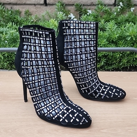 GUESS Women's Randir Black Suede with Rhinestone Dress Booties Size 8 M NWOT - Picture 3 of 11